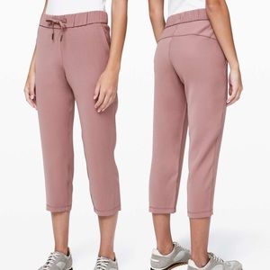 Lululemon On the Fly Crop Pink Size 6